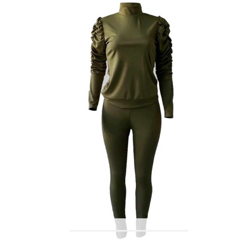 Turtle neck Ruched sleeve pants set. Olive Green. Medium